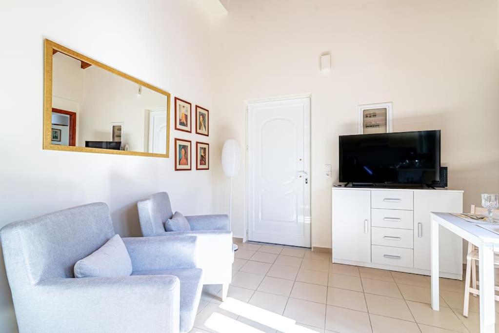 Cozy Apartment In The Heart Of City Center Iraklio Eksteriør billede