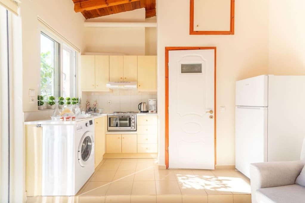 Cozy Apartment In The Heart Of City Center Iraklio Eksteriør billede
